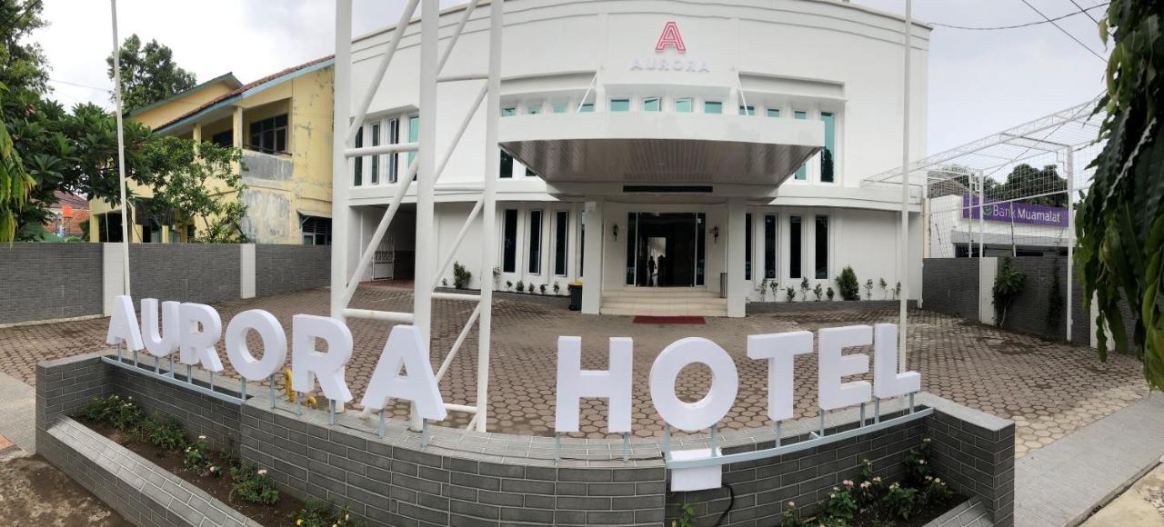 Aurora Hotel Siliwangi Cirebon Bagian luar foto